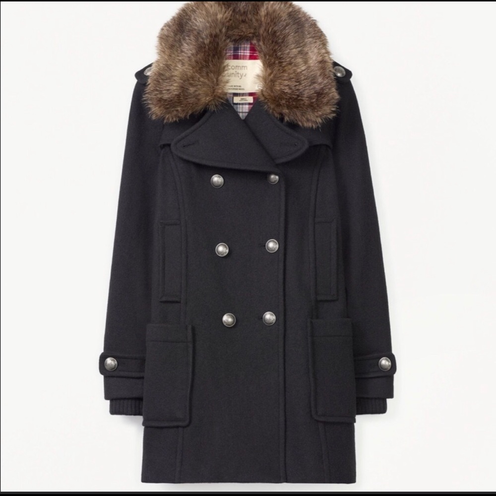 Aritzia Community Wool Coat! Size Small!